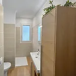Appartement élégant T2 Proche De La Avec Parking Privé *