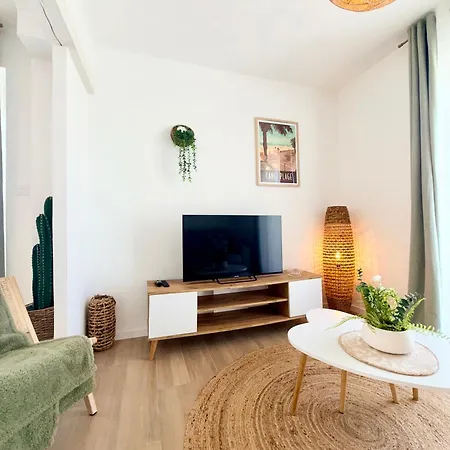 Elegant T2 Proche De La Avec Parking Prive Apartmán *