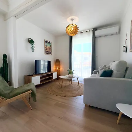 Elegant T2 Proche De La Avec Parking Prive Apartmán