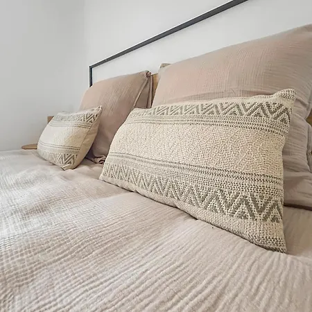 Elegant T2 Proche De La Avec Parking Prive Apartman *