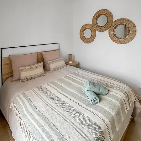 Elegant T2 Proche De La Avec Parking Prive Apartman