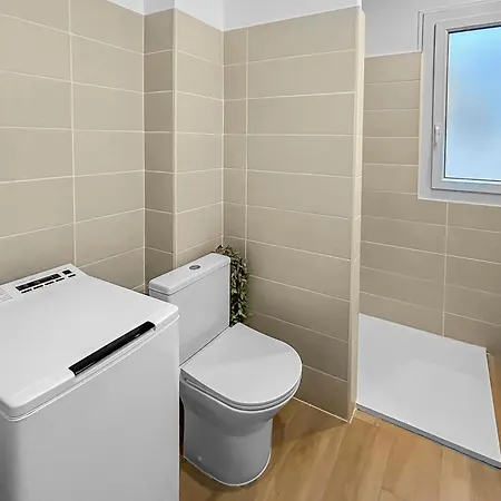 Apartman Elegant T2 Proche De La Avec Parking Prive *