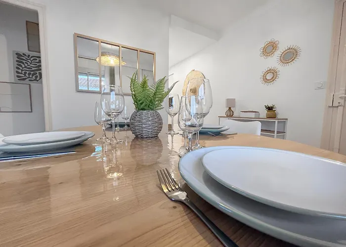 Elegant T2 Proche De La Avec Parking Prive *