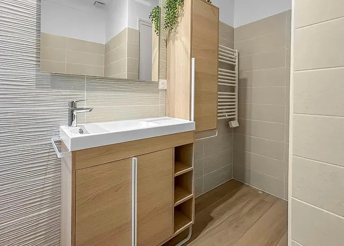 Elegant T2 Proche De La Avec Parking Prive Apartamento